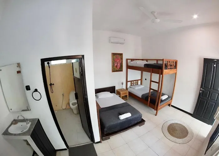 Jepun 10 - One Bedroom With 3 Beds And Kitchen ウルワツ