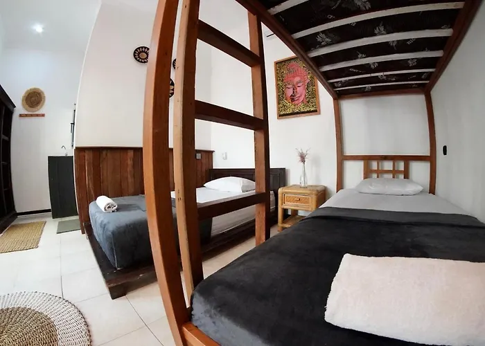 Jepun 10 - One Bedroom With 3 Beds And Kitchen شقة
