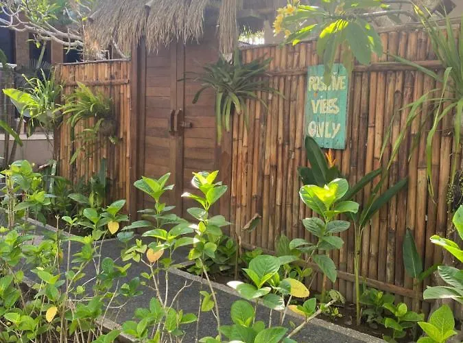 Jepun 10 - One Bedroom With 3 Beds And Kitchen * ウルワツ